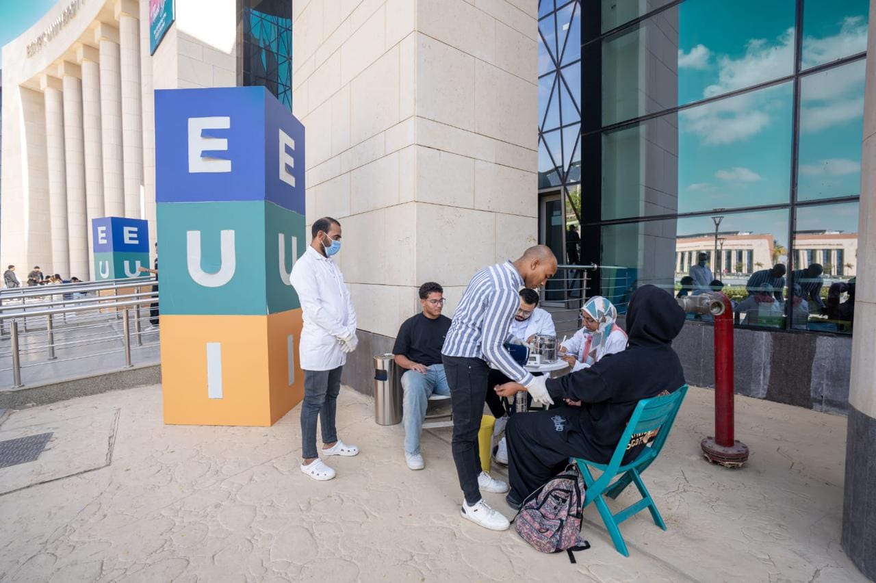 1000317524 جامعة جامعة مصر للمعلوماتية تنظم حملة للتبرع بـ"الدم" بالتعاون مع التحالف الوطني للعمل الأهلي موقع في الجامعة