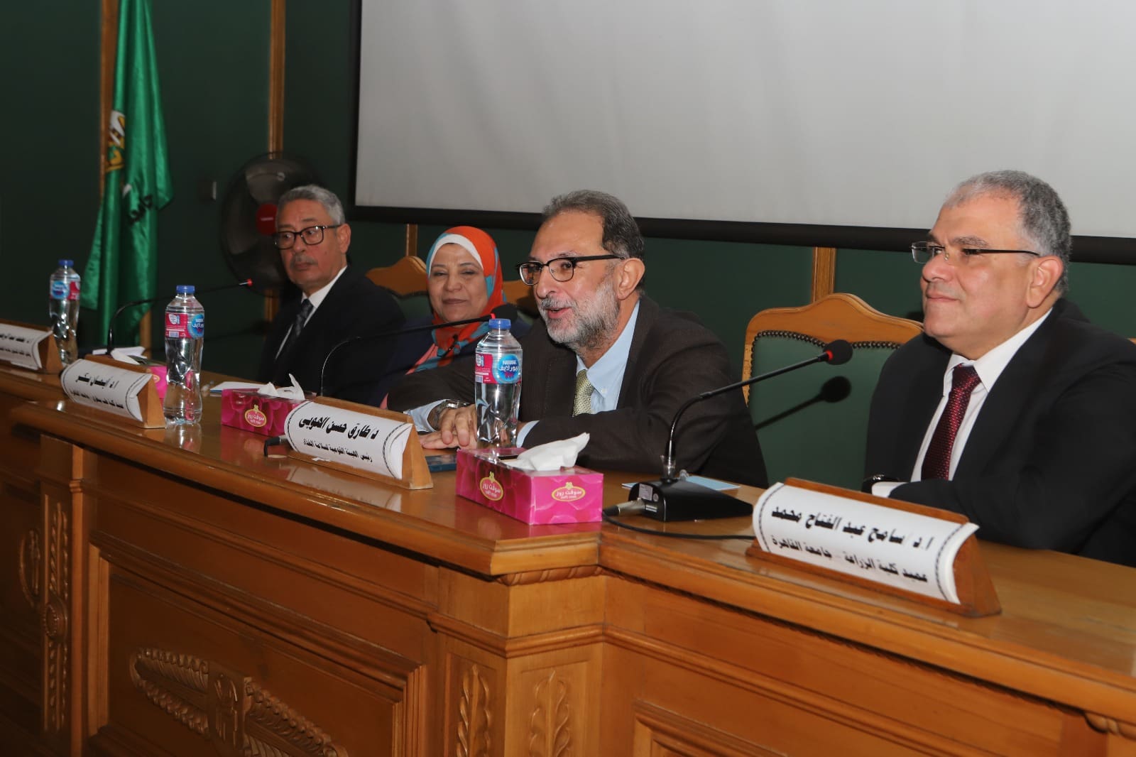 1000317625 السناتر زراعة القاهرة تنظم ندوة لرئيس هيئة سلامة الغذاء برعاية رئيس الجامعة وعميد الكلية موقع في الجامعة