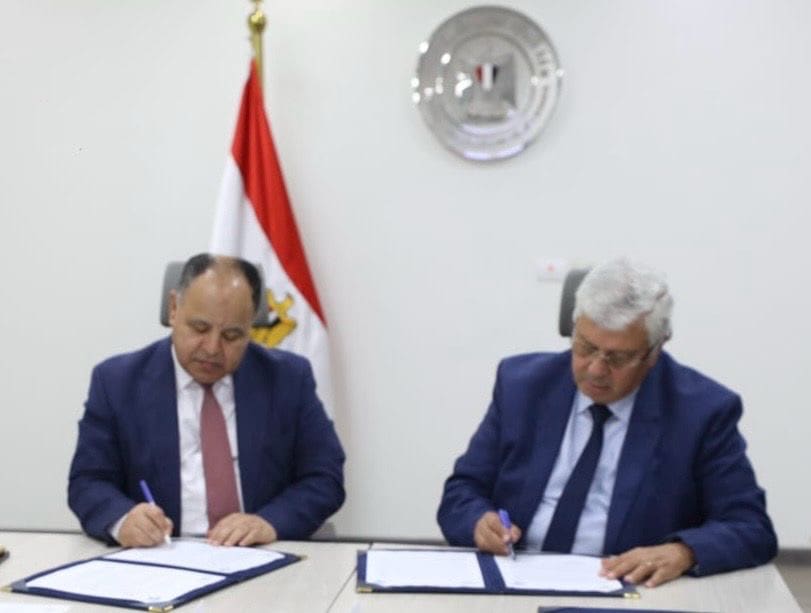 2459f328 5786 469e 9e8d f51c4968f3fb التأمين الصحى الشامل وزير التعليم العالي يستقبل رئيس الهيئة القومية للتأمين الصحي الشامل موقع في الجامعة
