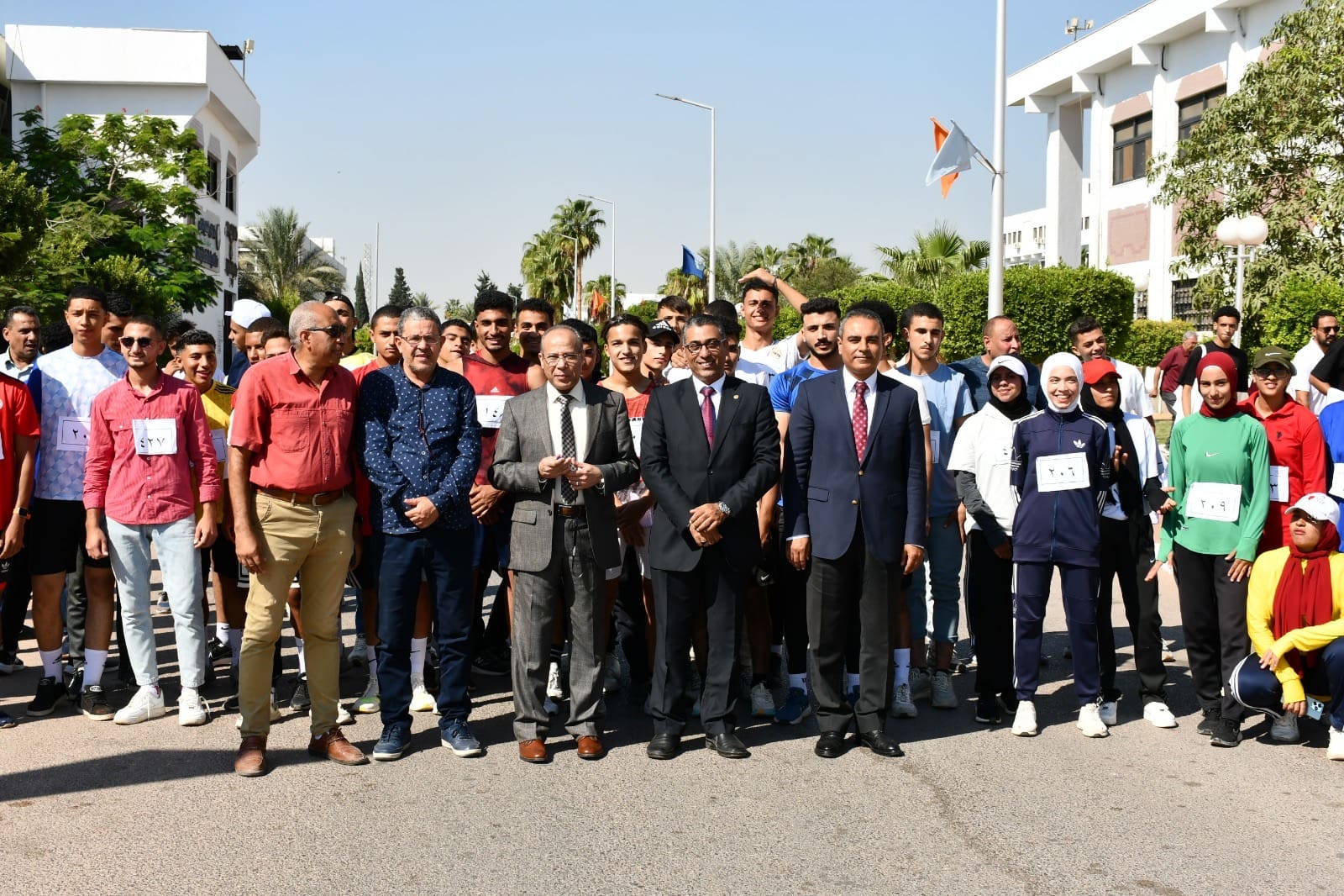 24beed04 7044 451f a049 89fe439d8252 جامعة قناة السويس جامعة قناة السويس تنظم سباق الطريق احتفالًا بذكرى انتصارات أكتوبر بمشاركة 200 طالب وطالبة موقع في الجامعة