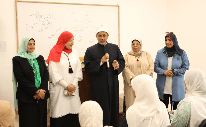 654 جامعة الأزهر رسائل خاصة من رئيس جامعة الأزهر للدفعة الأولى لطالبات شعبة القراءات وعلومها موقع في الجامعة