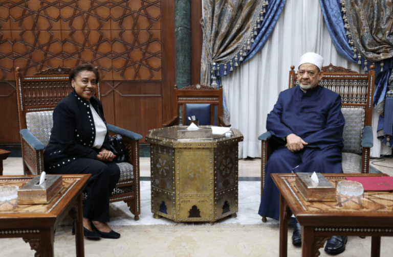 شيخ الأزهر يقرر تخصيص منح دراسية للدومينيكان تقديرًا لموقفها المنصف تجاه القضية الفلسطينية 6 69 جامعة العريش شيخ الأزهر يقرر تخصيص منح دراسية للدومينيكان تقديرًا لموقفها المنصف تجاه القضية الفلسطينية موقع في الجامعة