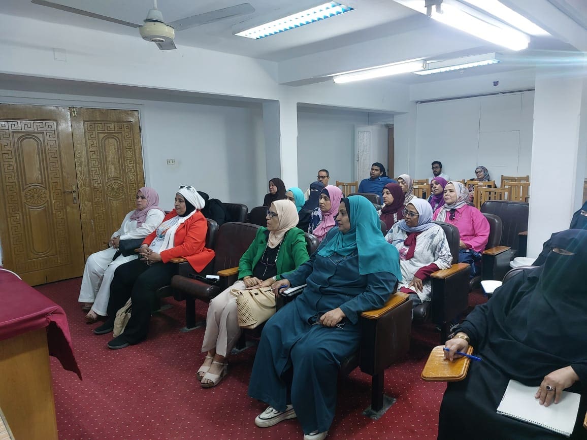 7444424d 55d4 4312 ab33 55bc0b5d0e49 الجامعة المصرية للتعلم الإلكترونى جامعة قناة السويس تنظم برنامجا تدريبيا حول القيم الأخلاقية في مدرسة التحرير الخاصة موقع في الجامعة
