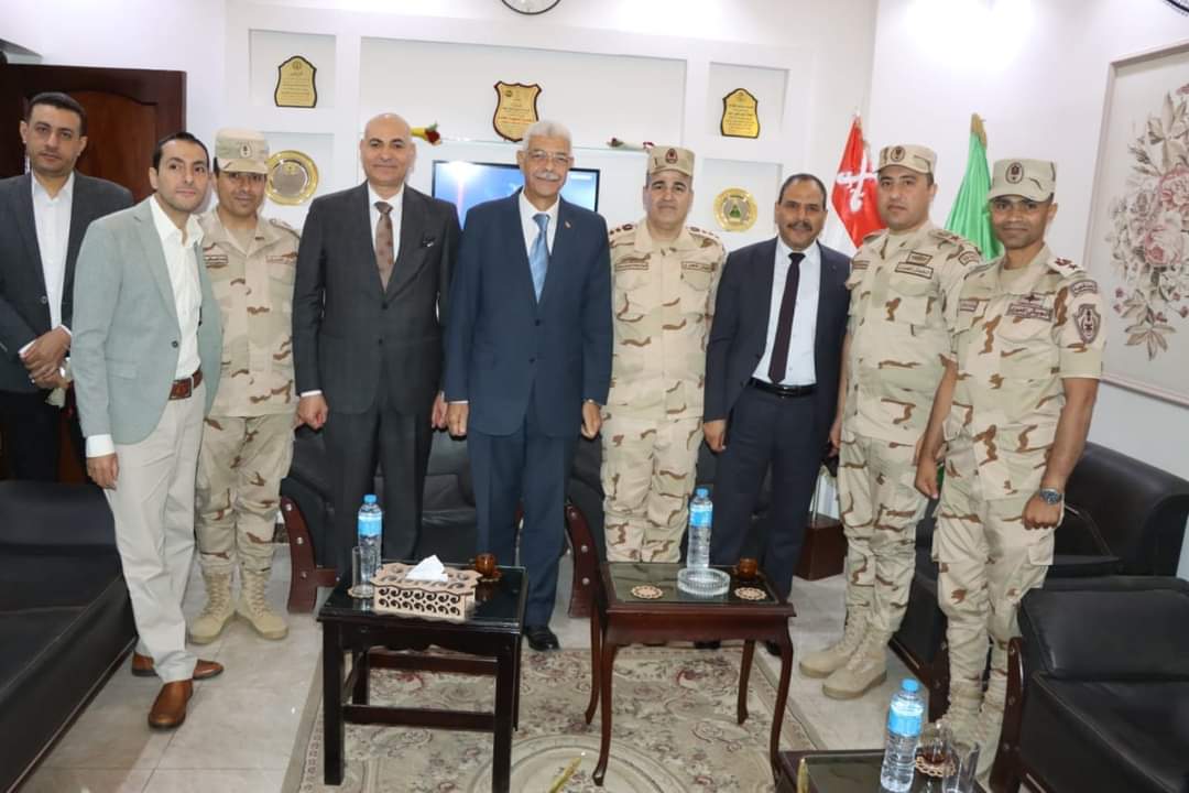 لماذا التقى رئيس جامعة المنوفية بالمستشار العسكري للمحافظة؟ 1 FB IMG 1728297190550 المنوفية لماذا التقى رئيس جامعة المنوفية بالمستشار العسكري للمحافظة؟ موقع في الجامعة