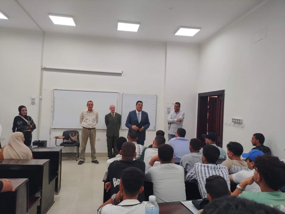 FB IMG 1728338025181 بني سويف رئيس جامعة بني سويف التكنولوجية يتفقد سير العملية التعليمية بالجامعة موقع في الجامعة