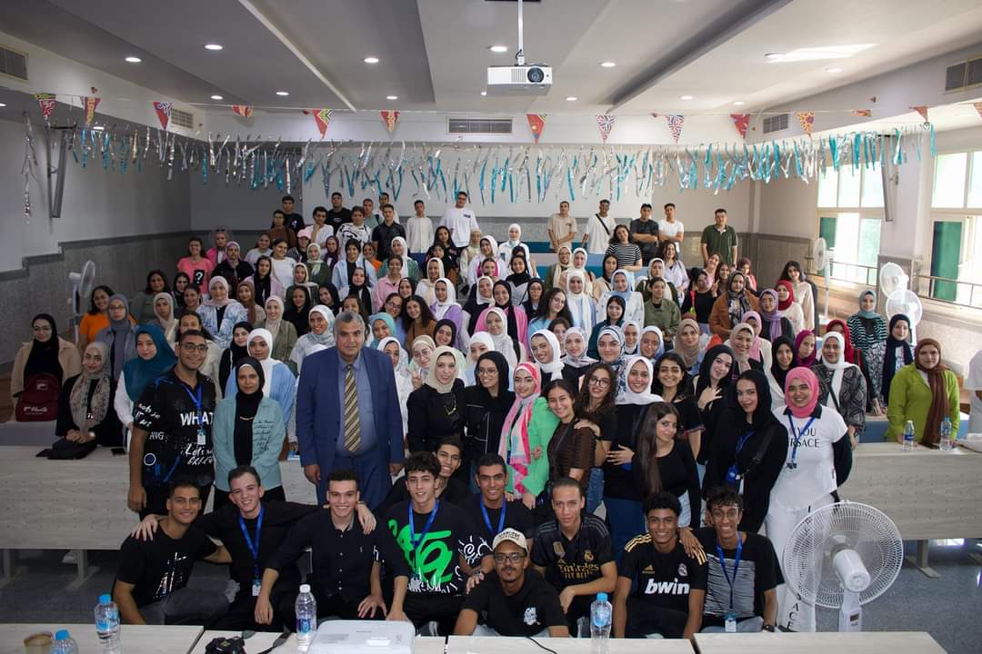 FB IMG 1728399306396 جامعة حلوان علوم حلوان الأهلية تختتم أسبوعها التعريفي للطلاب الجدد موقع في الجامعة