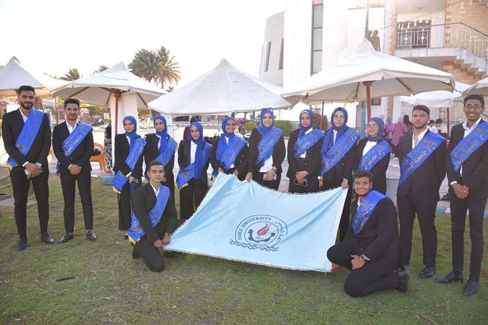 FB IMG 1728656982135 جامعة عين شمس طلاب من أجل مصر بجامعة السويس يشاركون في معرض لمنتجات الأشخاص ذوى الإعلاقة موقع في الجامعة