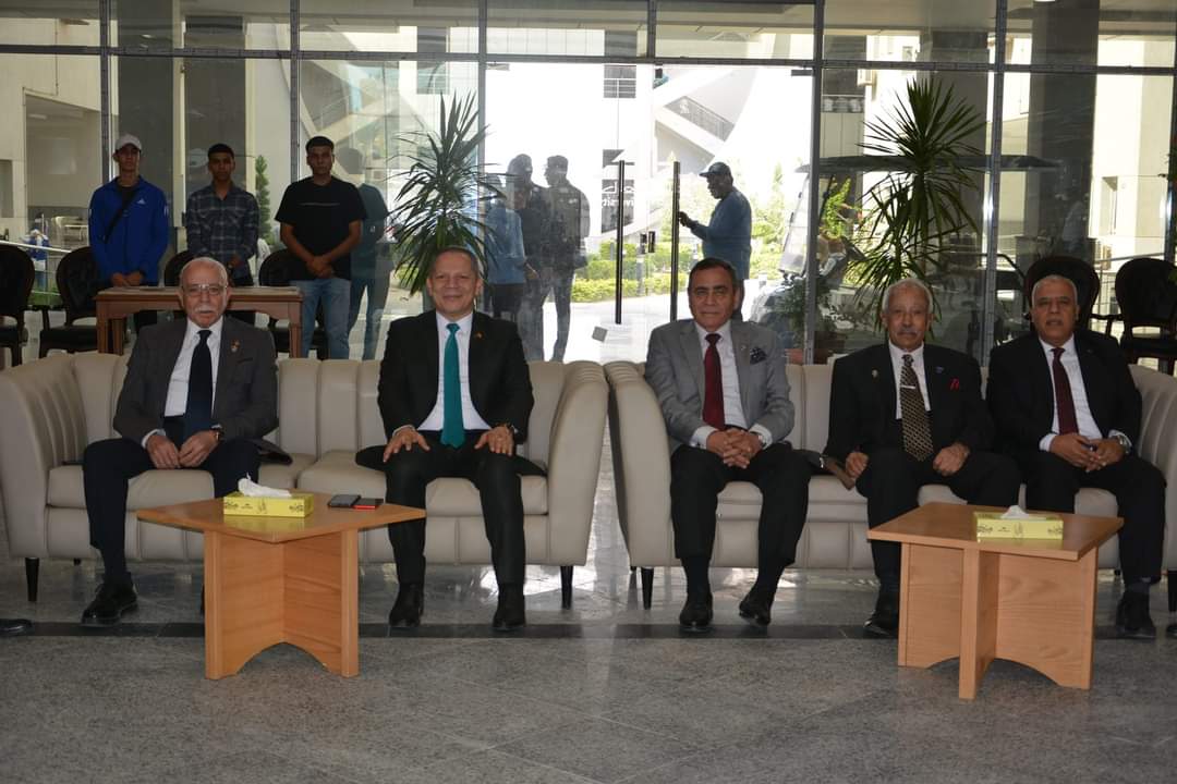 FB IMG 1729438603638 الأزهر رئيس جامعة دمياط يستقبل لجنة تأهيلي دكتوراه التربية الرياضية موقع في الجامعة