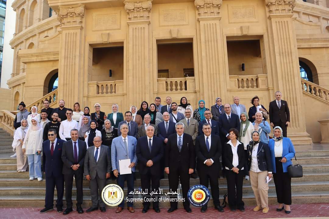 FB IMG 1730384740907 جامعة حلوان أمين عام المجلس الأعلى للجامعات يشهد احتفالية "يوم العمارة العالمي " بجامعة المستقبل موقع في الجامعة