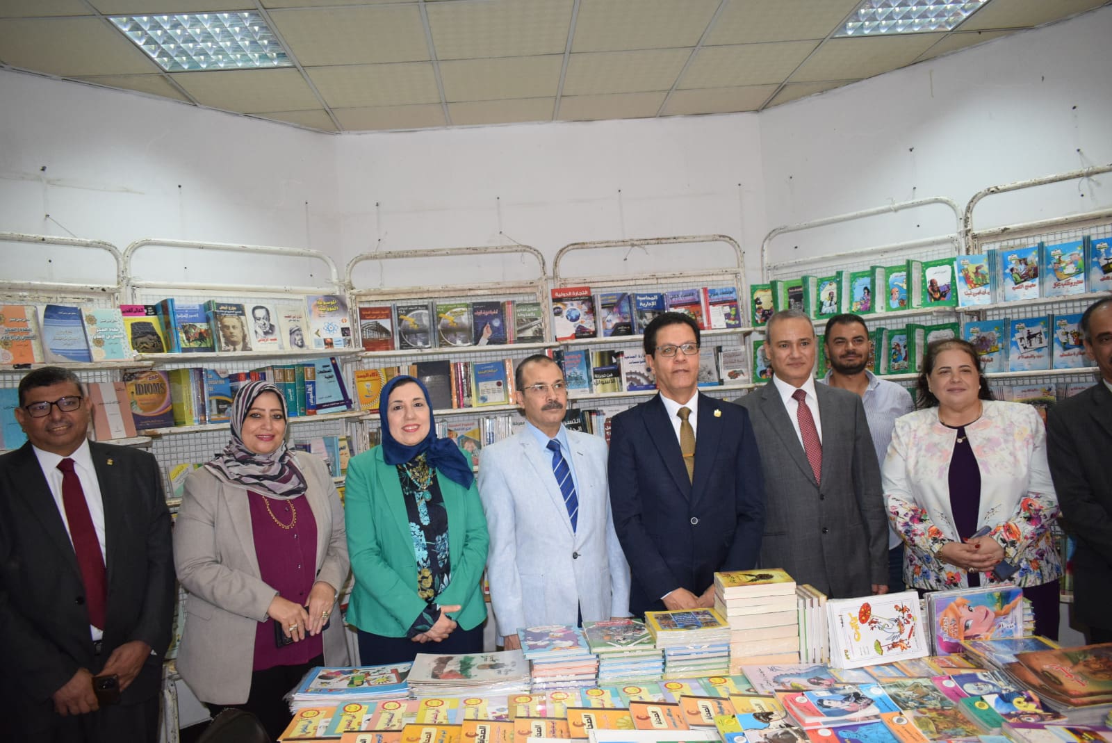 IMG 20241013 WA0086 بنها رئيس جامعة بنها يفتتح معرض دار المعارض للكتاب  موقع في الجامعة