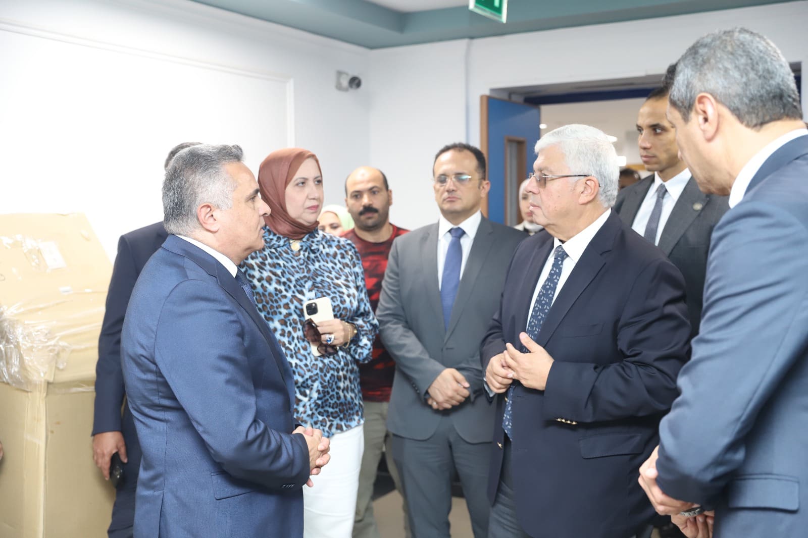 IMG 20241020 WA0042 مودة وزير التعليم العالي يتفقد المستشفى الجامعي لجامعة السويس موقع في الجامعة