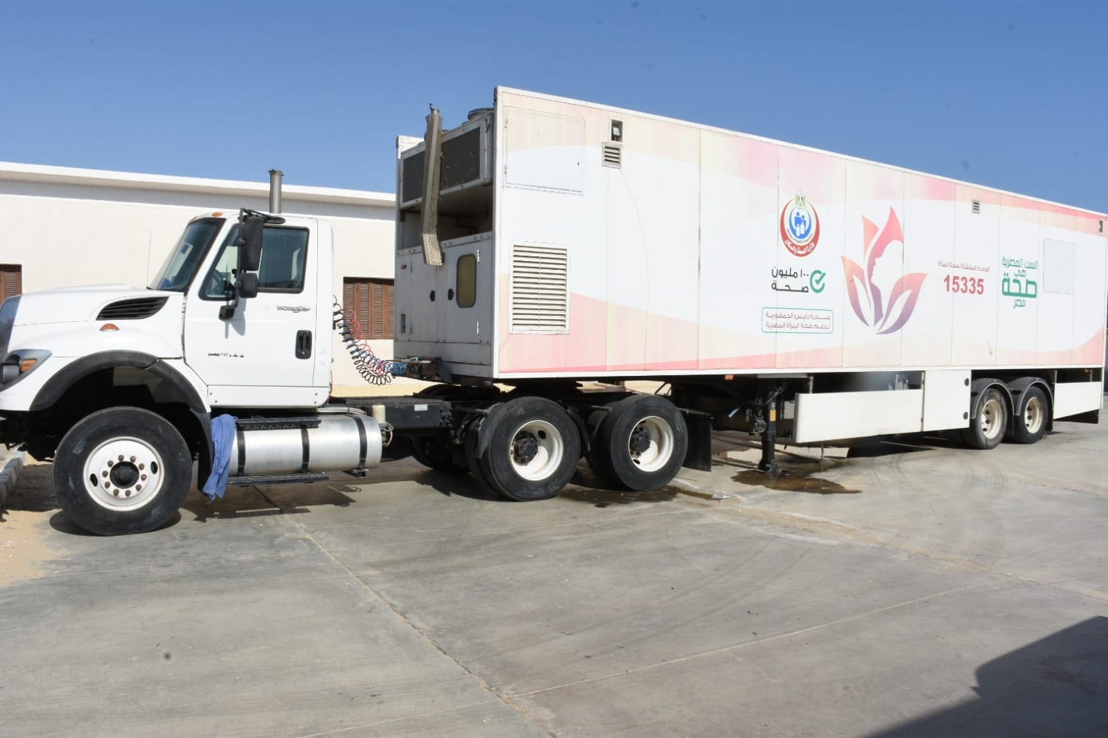 a77cb900 48f2 4a4f a957 2a2252678eb2 الجامعات التكنولوجية ضمن مبادرة "بداية" قافلة جامعة عين شمس التنموية الشاملة لأهالى الشلاتين وحلايب وأبو رماد تقدم خدمتها لأكثر من عشرة آلاف مواطن خلال أربعة أيام موقع في الجامعة