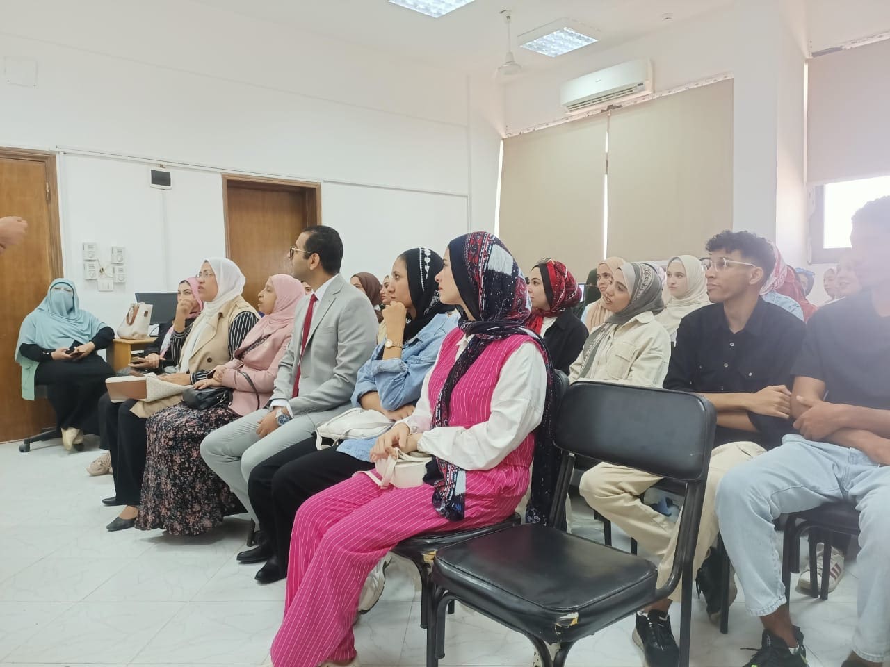 bacf9607 ac27 4744 8625 46fcde99cb94 جامعة عين شمس جامعة قناة السويس تنظم ورشتي عمل حول التكنولوجيا وريادة الأعمال استعدادًا للأسبوع العالمي لريادة الأعمال موقع في الجامعة