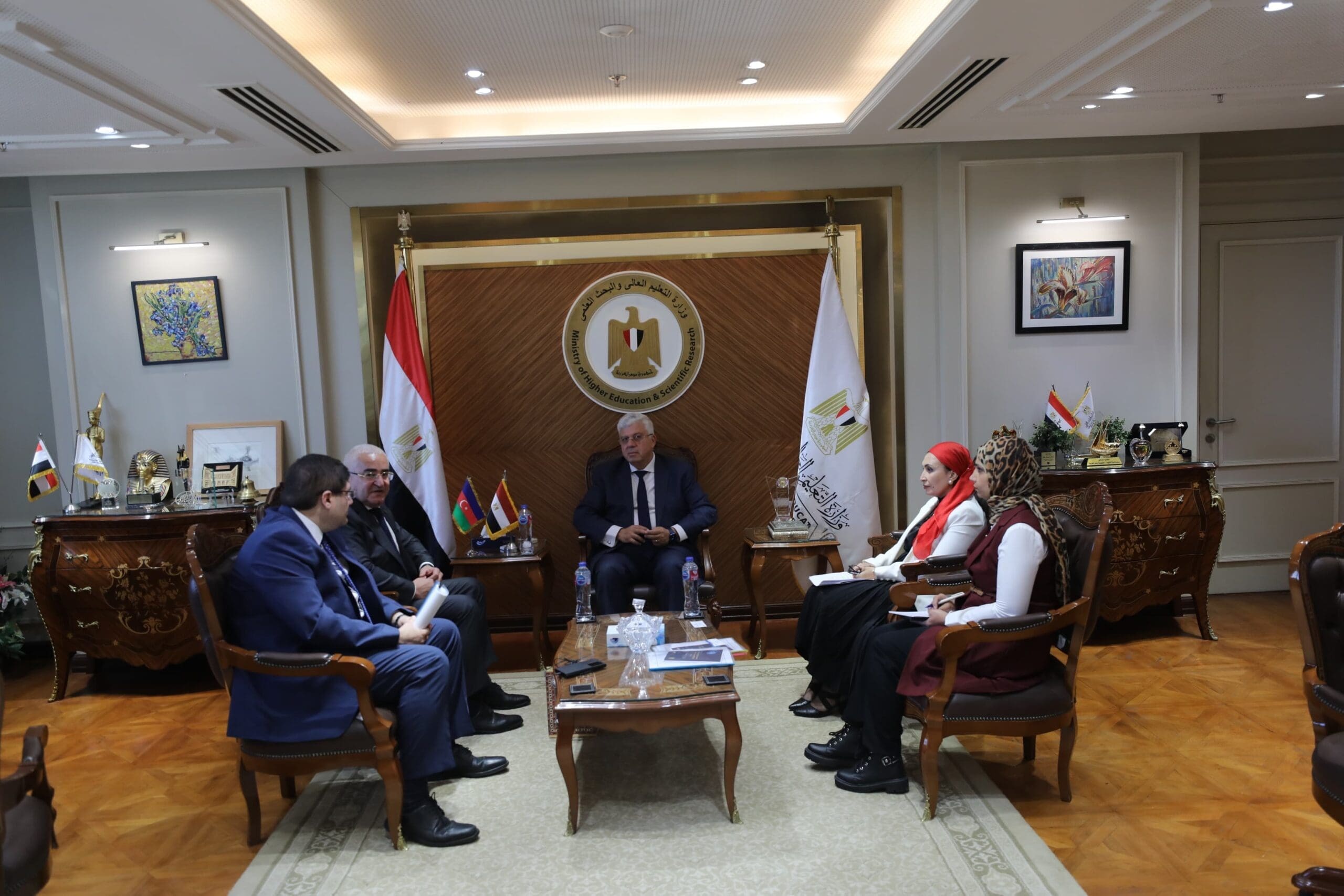 c31e1f30 7eea 4235 a80c 0fa3aa50301b scaled معهد بحوث الالكترونيات وزير التعليم العالي يستقبل سفير أذربيجان لبحث آفاق التعاون المُشترك موقع في الجامعة