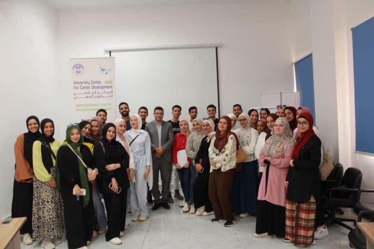 جامعة قناة السويس تؤهل 1052 طالبًا عبر 25 دورة تدريبية صيفية قدمها المركز الجامعي للتطوير المهني 18 ce4a66a1 65b8 4439 8df7 2f294df5fa86 طلاب مدارس STEM جامعة قناة السويس تؤهل 1052 طالبًا عبر 25 دورة تدريبية صيفية قدمها المركز الجامعي للتطوير المهني موقع في الجامعة