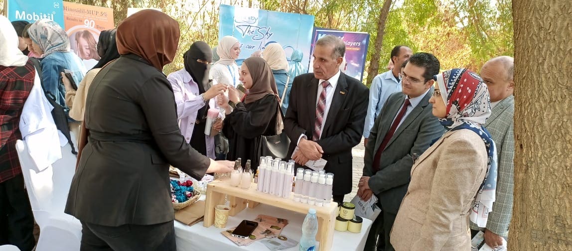 dc13b1ba 999c 4011 9695 fb7c783640ec جامعة المنيا افتتاح اكبر ملتقى للتوظيف بجامعة هليوبوليس وتوقيع مذكرة تفاهم مع نقابة صيادلة الشرقية موقع في الجامعة