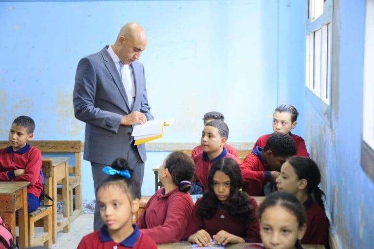 التقييمات والامتحانات اليومية تشعل غضب "الماميز" من وزير التعليم .. والطلاب هم الضحية 6 ff820311 0e47 438d b0e2 f3440162683d مبعوثي الأزهر التقييمات والامتحانات اليومية تشعل غضب "الماميز" من وزير التعليم .. والطلاب هم الضحية موقع في الجامعة