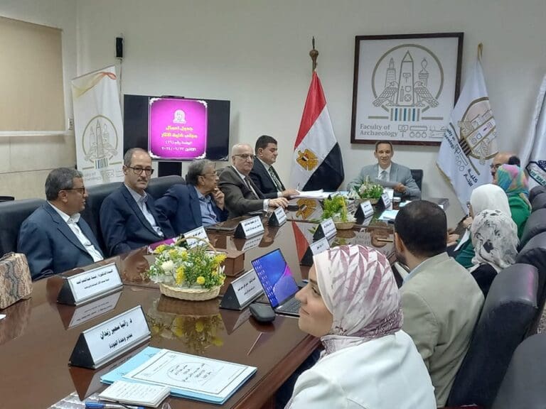 تعرف على أبرز قرارات مجلس كلية الأثار جامعة عين شمس رقم 29 27 مجلس كلية الأثار جامعة عين شمس مبعوثي الأزهر تعرف على أبرز قرارات مجلس كلية الأثار جامعة عين شمس رقم 29 موقع في الجامعة
