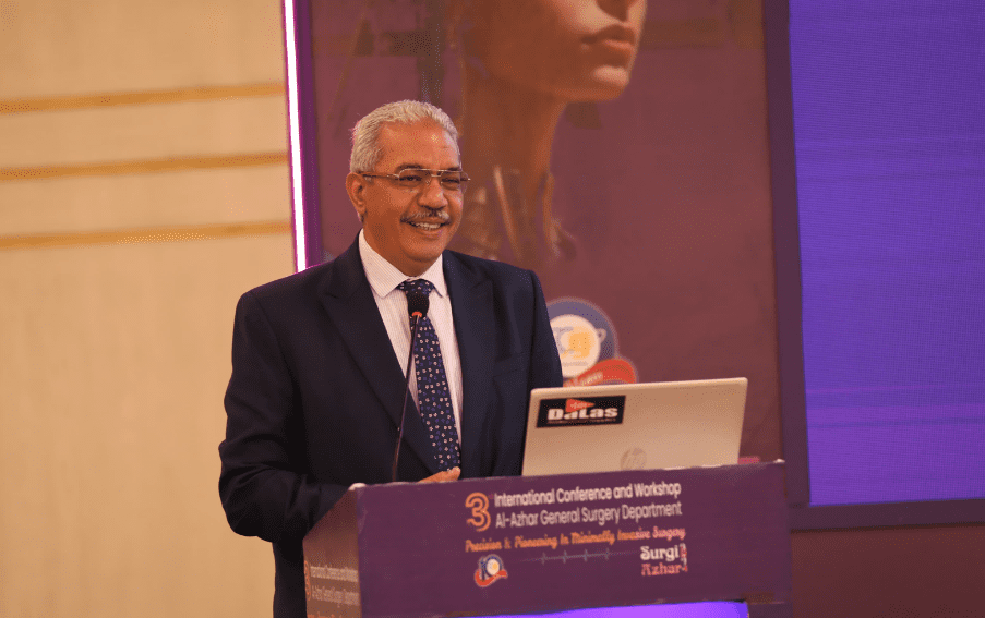 محمود صديق الأزهر جامعة الأزهر تعلن إدخال الروبوتات الجراحية وتقنيات الذكاء الاصطناعي في مجالات الطب موقع في الجامعة
