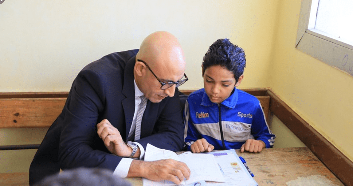 بالفيديو.. التربية والتعليم تقد خدمات من ذوي الاحتياجات الخاصة 1 مدرسين الحصة