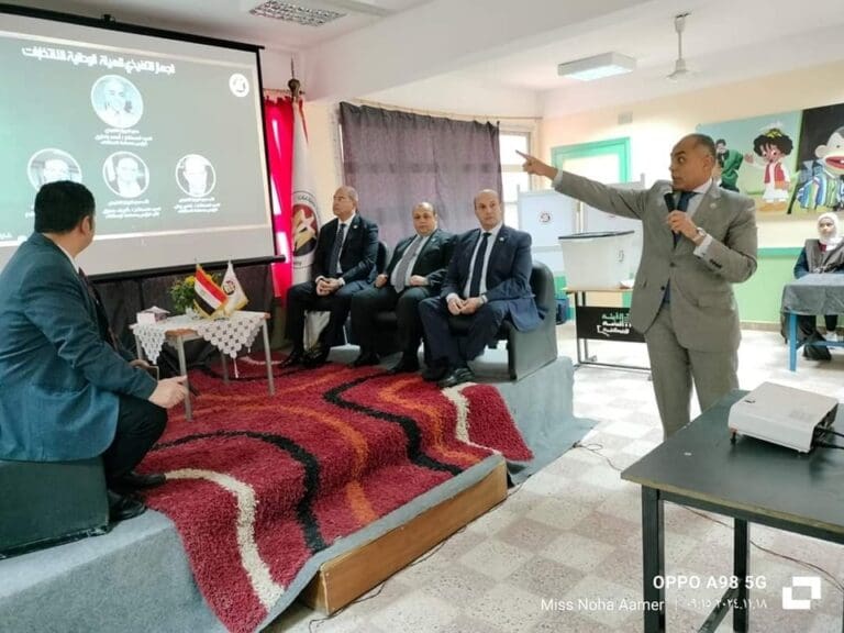 لتنمية الوعي الانتخابي.. ندوة بإدارة العبور التعليمية للعاملين والطلاب 5 لتنمية الوعي الانتخابي.. ندوة بإدارة العبور التعليمية للعاملين والطلاب