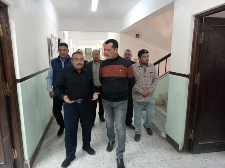 إحالة مديري مدرستين البلينا الثانوية التجارية وخالد بن الوليد للتعليم للتحقيق بسوهاج.. مفاجأة في أسباب القرار 6 إحالة مديري مدرستين البلينا الثانوية التجارية وخالد بن الوليد للتعليم للتحقيق بسوهاج.. مفاجأة في أسباب القرار