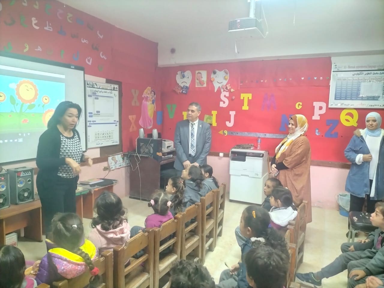 11 1 مطروح وكيل التعليم ببني سويف يتفقد مدرسة الشروق الرسمية لغات شرق النيل موقع في الجامعة