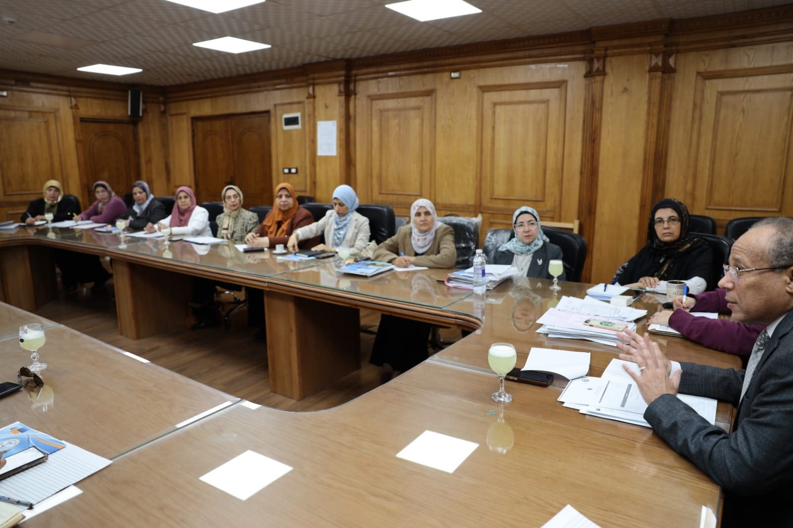 13 1 الإسماعيلية رئيس جامعة قناة السويس يناقش خطة الأنشطة والمبادرات للعام الجامعي.. ويؤكد أهمية الأسبوع البيئي موقع في الجامعة