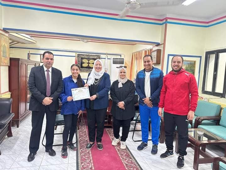 "تعليم بنى سويف" تكرم الطالبة بطلة الجمهورية في لعبة سيف المبارزة 5 14 3 جامعة سوهاج "تعليم بنى سويف" تكرم الطالبة بطلة الجمهورية في لعبة سيف المبارزة موقع في الجامعة
