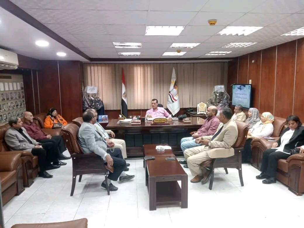 1732113148129 تعليم سوهاج استعداداً لامتحانات نصف العام.. تعرف على قرارات وكيل وزارة التعليم بسوهاج لموجهي عموم المواد.. تفاصيل موقع في الجامعة