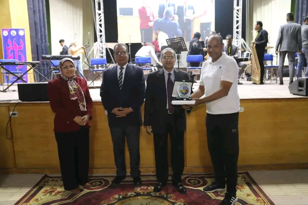 1732174946802 الأكاديمية تضمنت فقرات موسيقية.. جامعة جنوب الوادي تختتم فعاليات الملتقى الفني 22 موقع في الجامعة