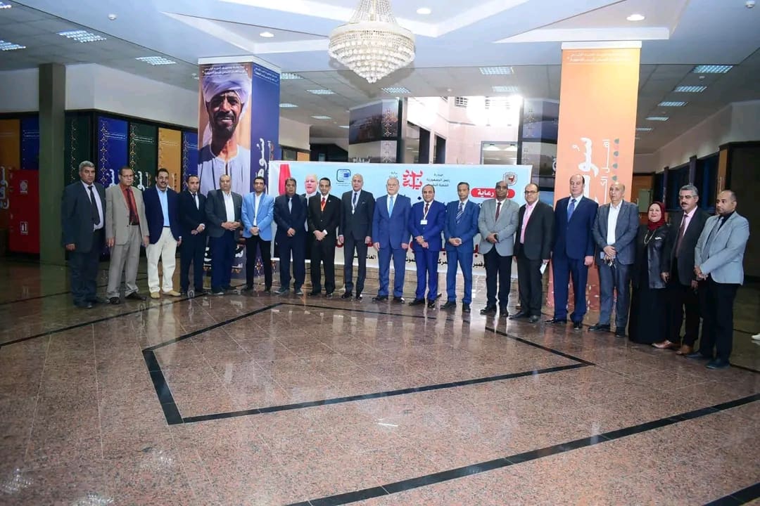 رئيس جامعة سوهاج يكرم أفضل 10 مبتكرين بالمؤتمر الدولي لريادة الأعمال 1 1732481386836 سوهاج رئيس جامعة سوهاج يكرم أفضل 10 مبتكرين بالمؤتمر الدولي لريادة الأعمال موقع في الجامعة