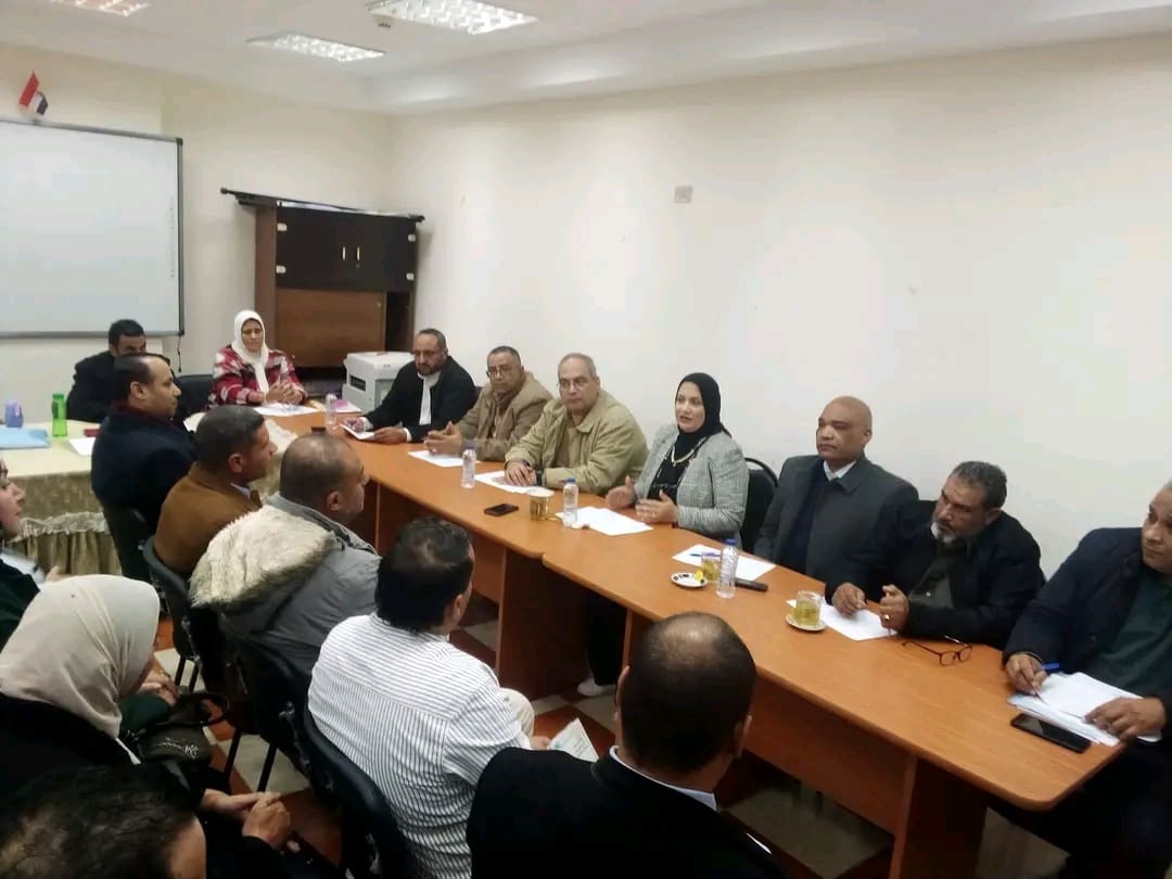 1732544402255 الفيوم مديرة تعليم مطروح تترأس ختام أعمال لجنة المقابلات الشخصية للمتقدمين للوظائف الإشرافية موقع في الجامعة