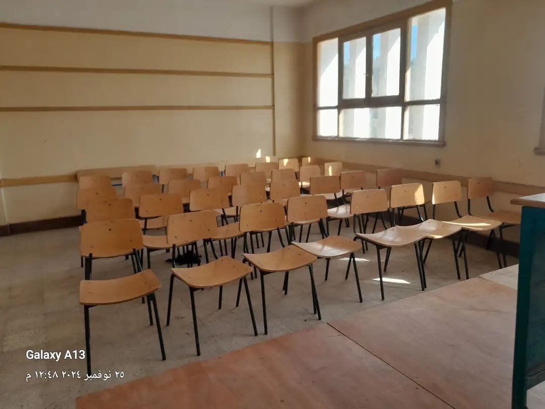 1732559783499 الفيوم بالصور.. مدرسة باصونة الإعدادية تستعين بمسرح مدرسي من بناويط موقع في الجامعة