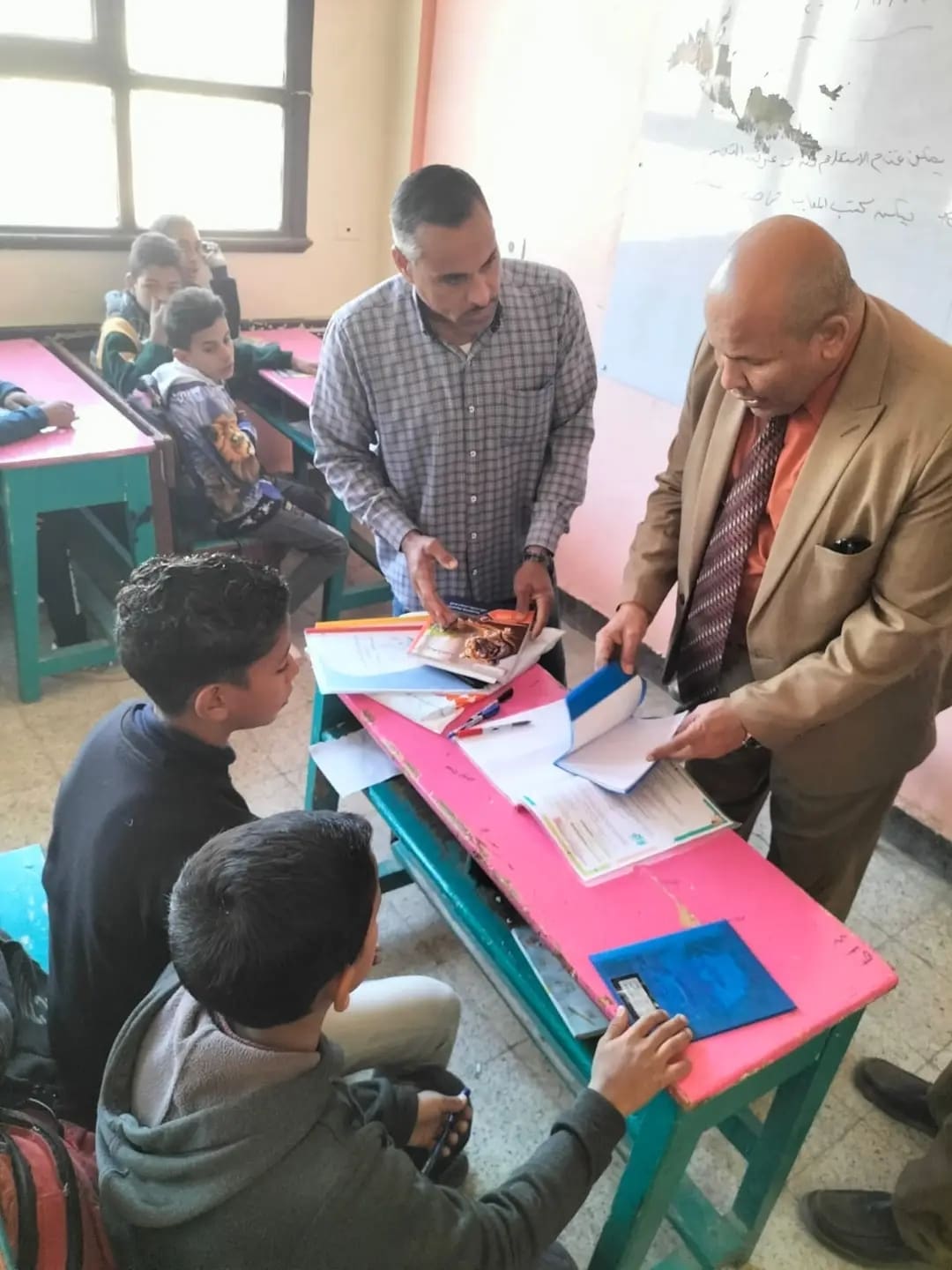 أبرزها نظافة مرافق المدرسة.. تعليمات جديدة من وكيل التعليم بسوهاج 1 1732639272334 مرافق أبرزها نظافة مرافق المدرسة.. تعليمات جديدة من وكيل التعليم بسوهاج موقع في الجامعة