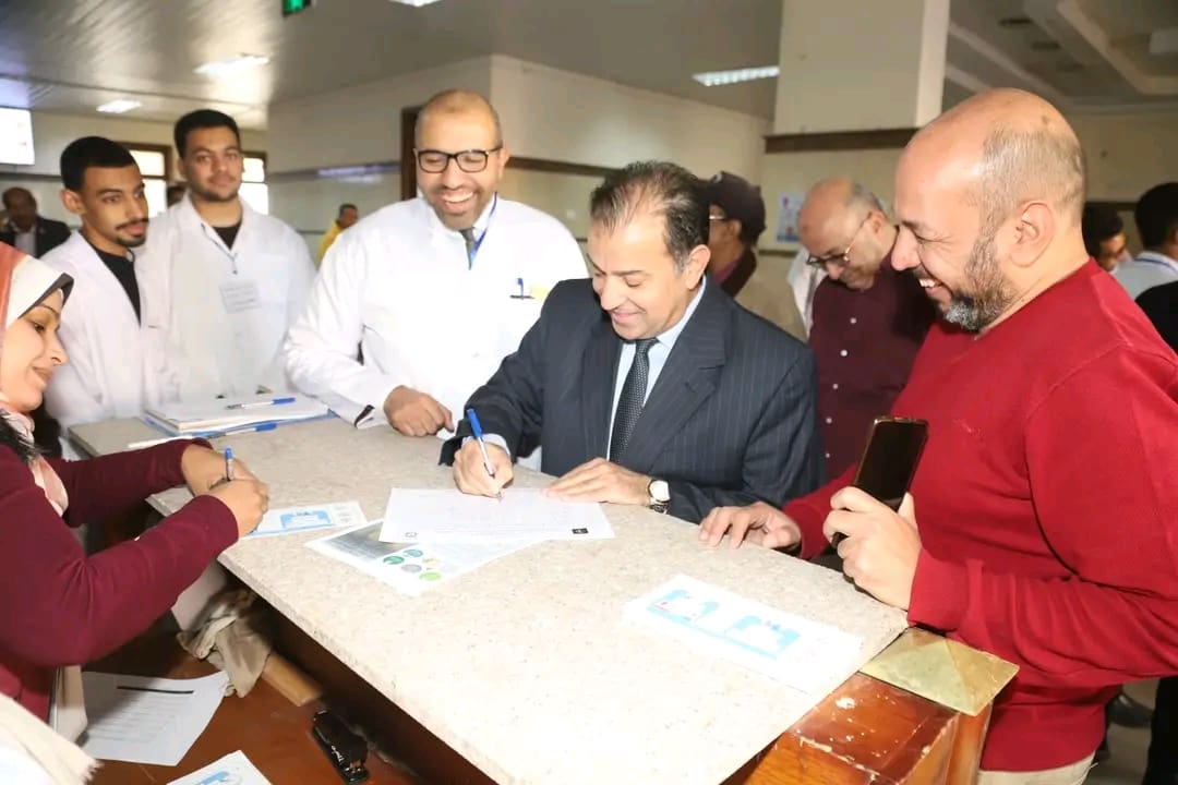 1732694184901 سوهاج للتوعية بمرض السكري.. رئيس جامعة جنوب الوادى يشهد انطلاق مبادرة "اطمئن" موقع في الجامعة