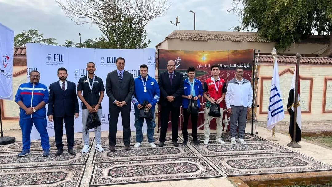 1732735865723 الطالب جامعة جنوب الوادى تحصل علي الميدالية الفضية في لعبة الدارتس  موقع في الجامعة