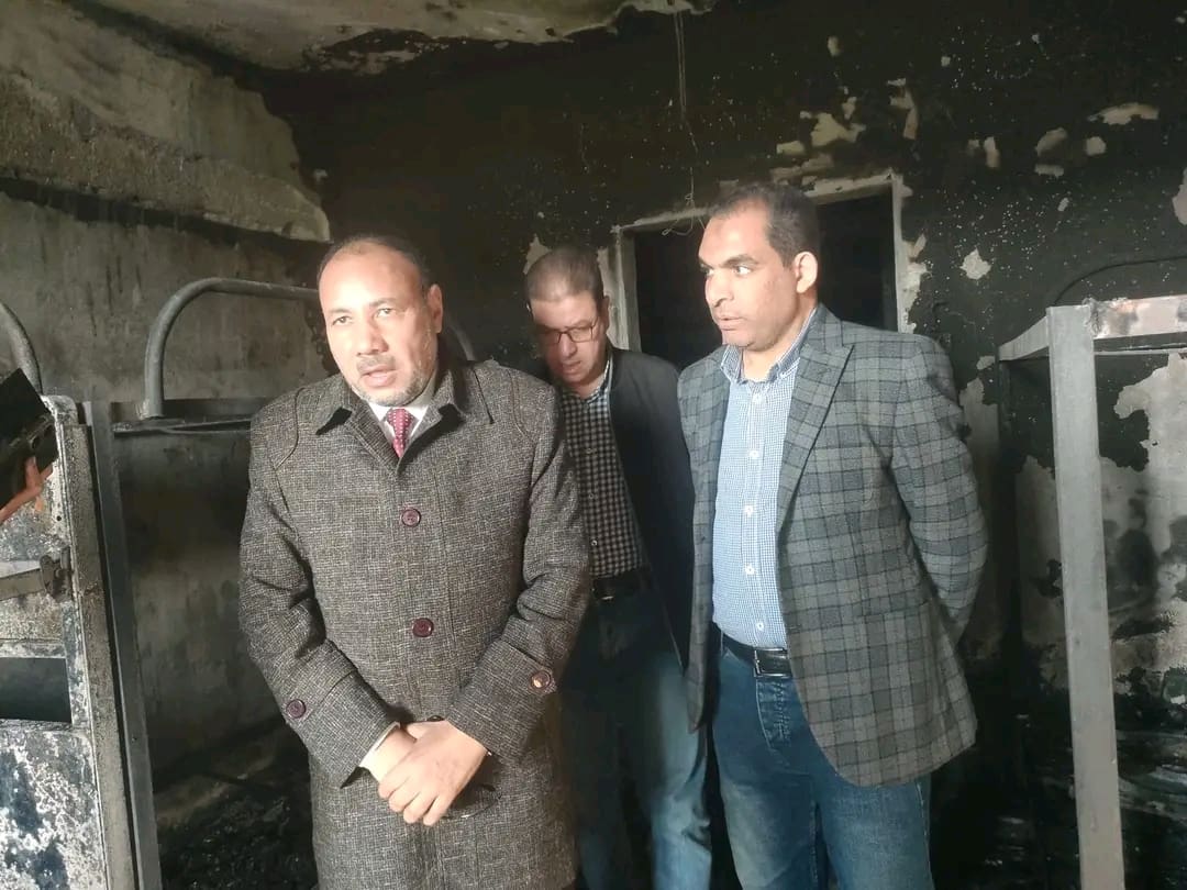 1732886763524 السنة التأسيسية نائب رئيس جامعة الأزهر يتفقد المدينة الجامعية للطلاب للاطمئنان عليهم بعد السيطرة على حريق موقع في الجامعة