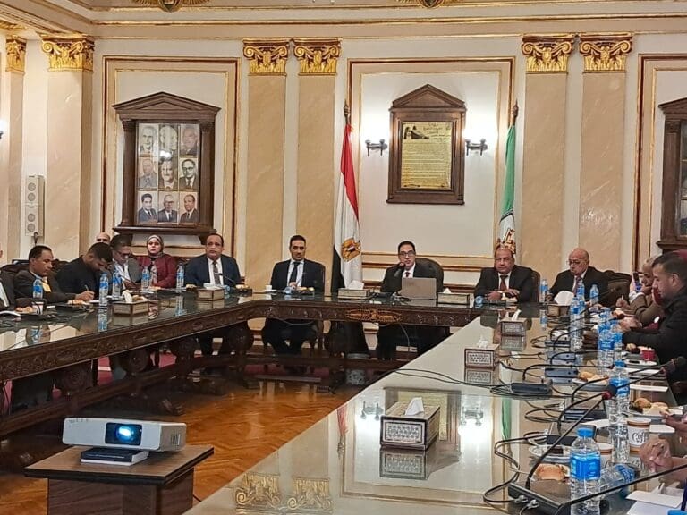 رئيس جامعة القاهرة: الجامعة تضم 200 ألف طالب والوافدين يزيد عن 25000 ألف طالب 7 2 بنها رئيس جامعة القاهرة: الجامعة تضم 200 ألف طالب والوافدين يزيد عن 25000 ألف طالب موقع في الجامعة
