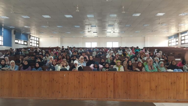 بمشاركة 160 طالب وطالبة.. جامعة قناة السويس تناقش التغير المناخي وأثره على البيئة 3 466919523 122132673158385923 2826494626447396076 n بني سويف بمشاركة 160 طالب وطالبة.. جامعة قناة السويس تناقش التغير المناخي وأثره على البيئة موقع في الجامعة