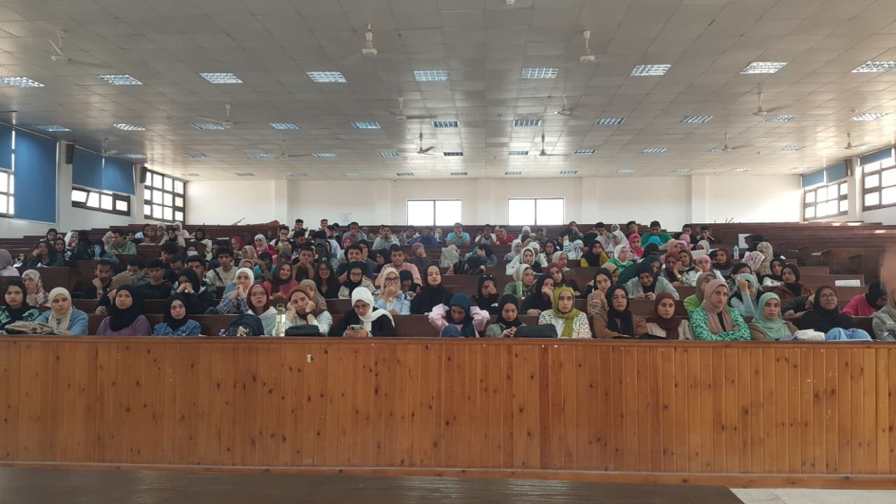 بمشاركة 160 طالب وطالبة.. جامعة قناة السويس تناقش التغير المناخي وأثره على البيئة 1 466919523 122132673158385923 2826494626447396076 n جامعة بمشاركة 160 طالب وطالبة.. جامعة قناة السويس تناقش التغير المناخي وأثره على البيئة موقع في الجامعة