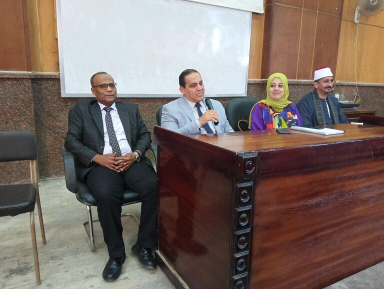 لتوعية الطلاب بالقضية السكانية والصحة الإنجابية.. جامعة سوهاج تواصل ندواتها بالتعاون مع المجلس القومي للسكان 10 85 مدارس سوهاج لتوعية الطلاب بالقضية السكانية والصحة الإنجابية.. جامعة سوهاج تواصل ندواتها بالتعاون مع المجلس القومي للسكان موقع في الجامعة