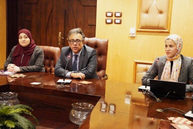 ندوة بكلية طب الأسنان جامعة عين شمس تناقش الاحتباس الحراري وتغير المناخ 21 8c05095a a8b4 4693 8fea ddfc6ab7752f جامعة عين شمس ندوة بكلية طب الأسنان جامعة عين شمس تناقش الاحتباس الحراري وتغير المناخ موقع في الجامعة
