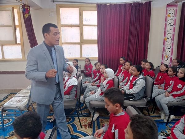 لنبذ العنف وآثاره النفسية.. تعليم سوهاج تعقد ندوه لطلاب مدرسة الكوثر الرسمية للغات 1 9 1 مدرسة الكوثر لنبذ العنف وآثاره النفسية.. تعليم سوهاج تعقد ندوه لطلاب مدرسة الكوثر الرسمية للغات موقع في الجامعة
