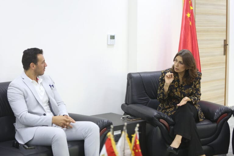 الجامعة المصرية الصينية تستضيف الإعلامي رامي رضوان في لقاء مع طلاب كلية الإعلام والدراسات الأدبية 6 الإعلامي رامي رضوان الجامعة المصرية الصينية
