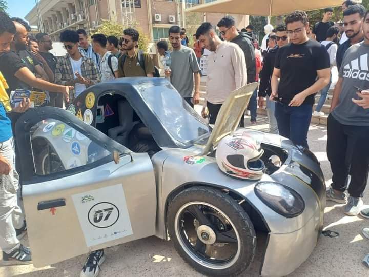 FB IMG 1730466131417 الجامعات طلاب هندسة أسيوط يبتكرون نموذج سيارة سباق كهربائية بخامات محلية ١٠٠% موقع في الجامعة