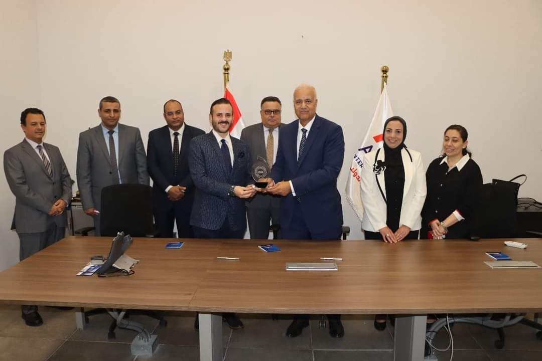FB IMG 1730734611828 العلمين جامعة العلمين توقع بروتوكول تعاون مع شركة معامل مبرة العصافرة لتعزيز التدريب والبحث العلمي وتبادل الخبرات موقع في الجامعة