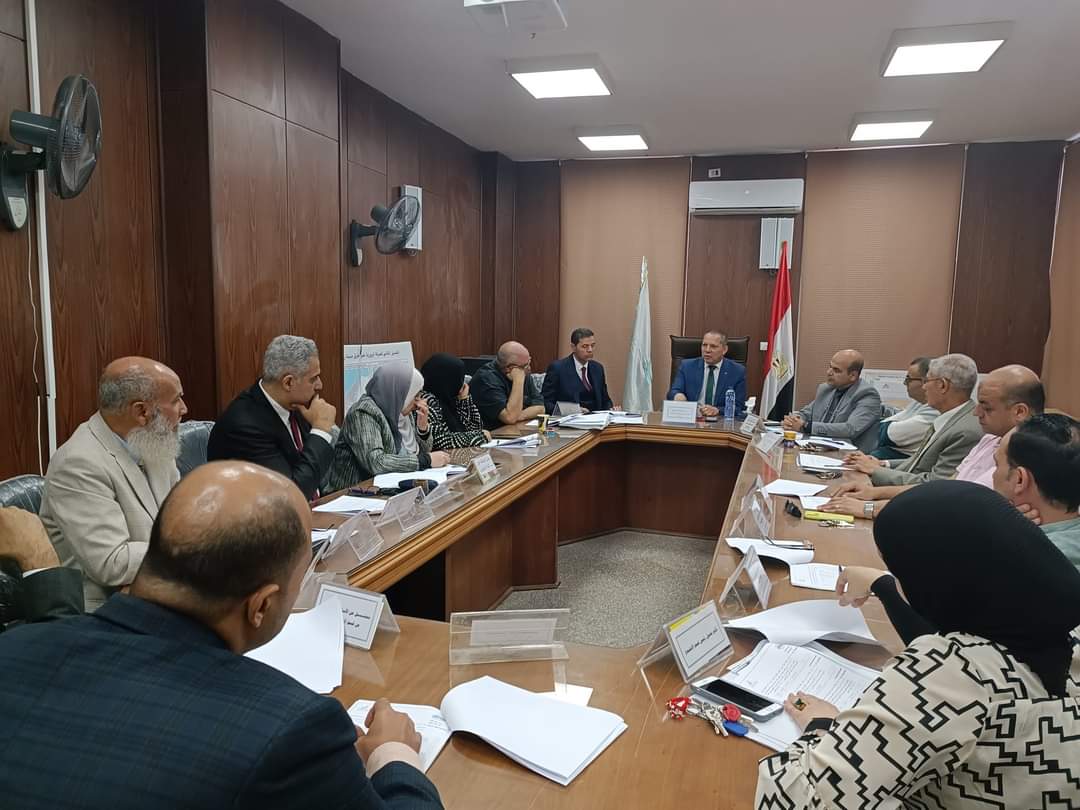 FB IMG 1730734642097 جامعة الأزهر رئيس جامعة دمياط يرأس اجتماع مجلس كلية الآداب.. تفاصيل موقع في الجامعة