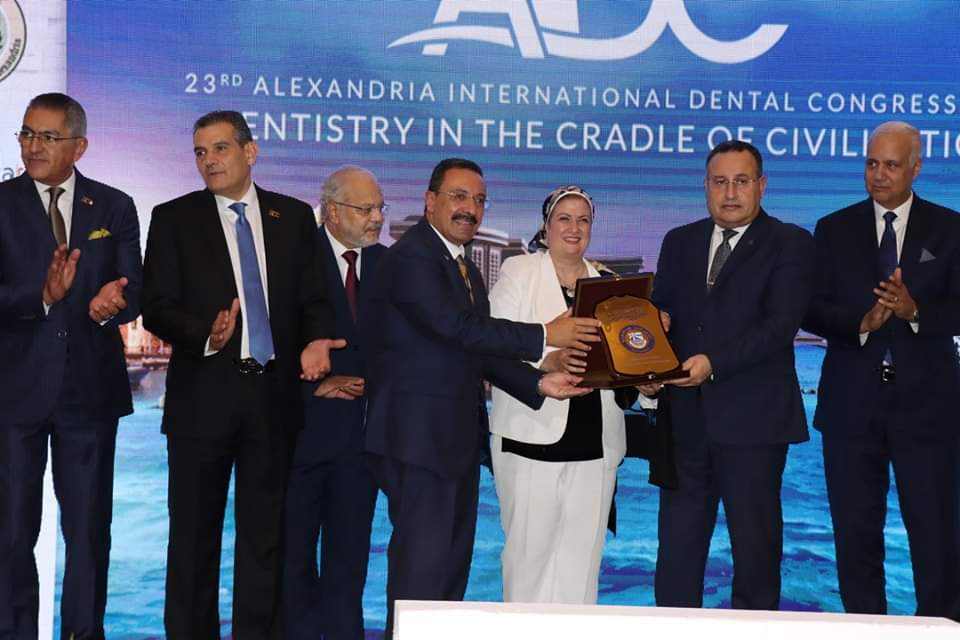 FB IMG 1731524480745 جامعة القاهرة رئيس جامعة الإسكندرية يفتتح المؤتمر الدولى الثالت والعشرين لطب الأسنان موقع في الجامعة