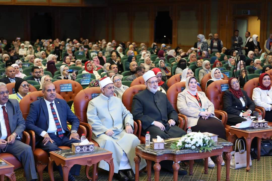 FB IMG 1732612885733 جامعة نائب رئيس جامعة الأزهر لفرع البنات: تَبَنِّي العلوم الخضراء ضرورة ملحة للحد من التأثيرات السلبية للنشاط البشري موقع في الجامعة